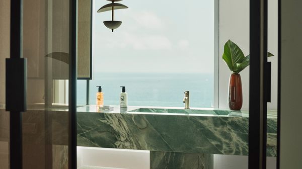 Hotel Arts Barcelona interior