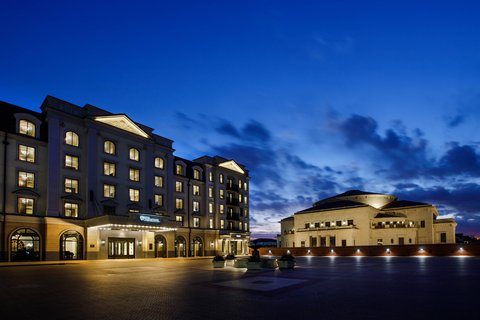 Hotel Carmichael exterior view