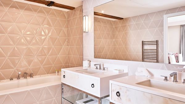 Hotel Chais Monnet & Spa interior