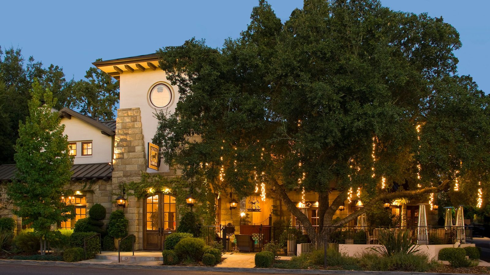 Hotel Cheval exterior view