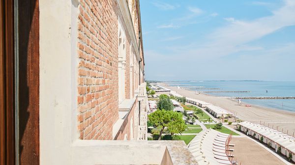 Hotel Excelsior Venice Lido Resort interior