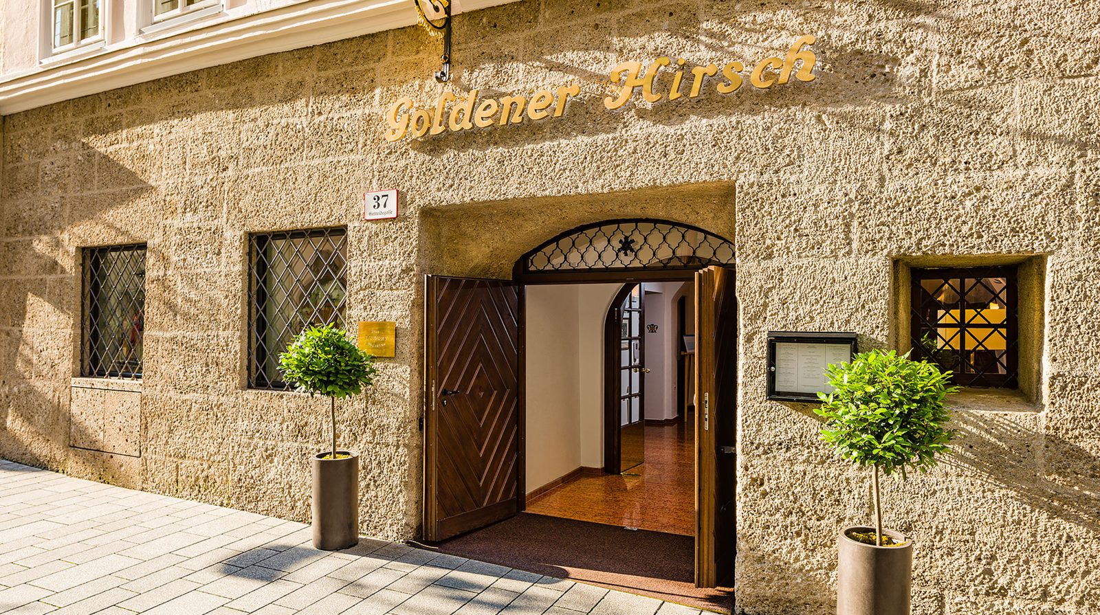 Hotel Goldener Hirsch exterior view