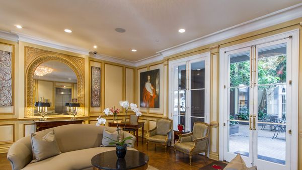 Hotel Mazarin interior