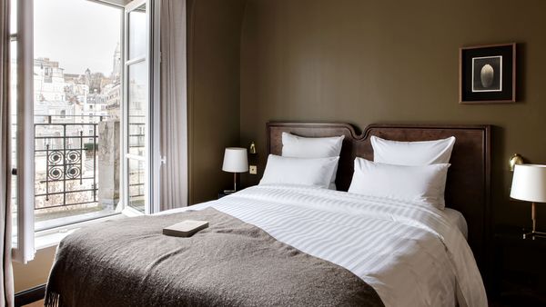 Hotel Rochechouart interior