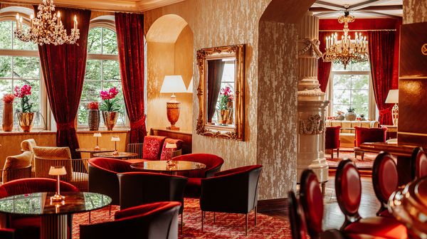 Hotel Schloss Seefels interior