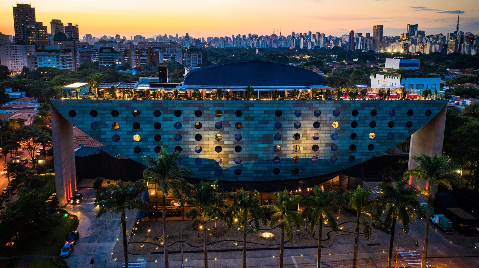 Hotel Unique exterior view