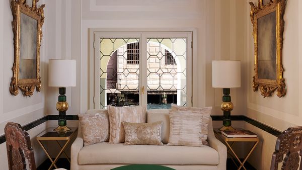 Hotel Violino d’Oro: First In interior