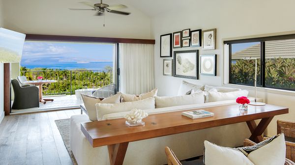 Hotel Wailea interior