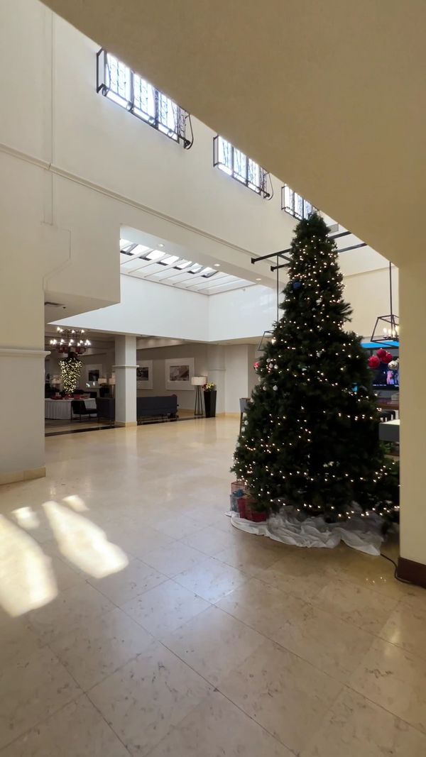Hyatt Regency Westlake interior