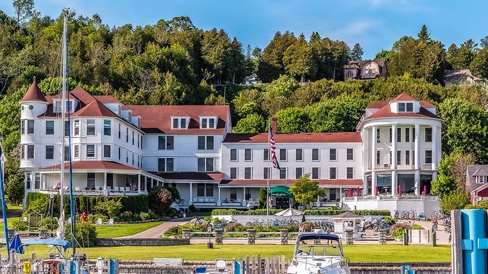 Island House Hotel exterior view