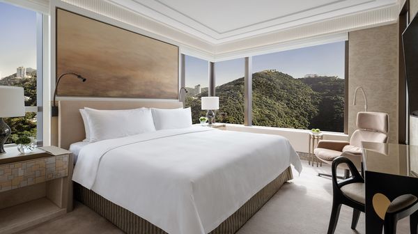 Island Shangri-La, Hong Kong interior