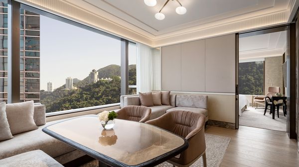 Island Shangri-La, Hong Kong interior