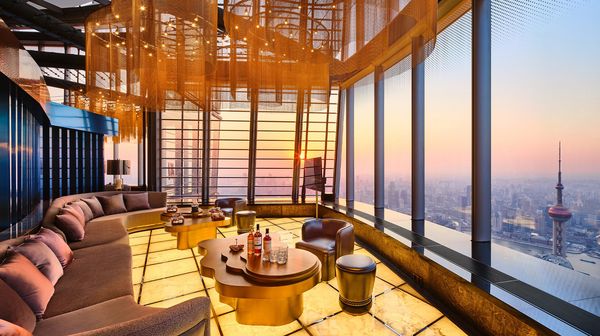 J Hotel Shanghai Tower interior