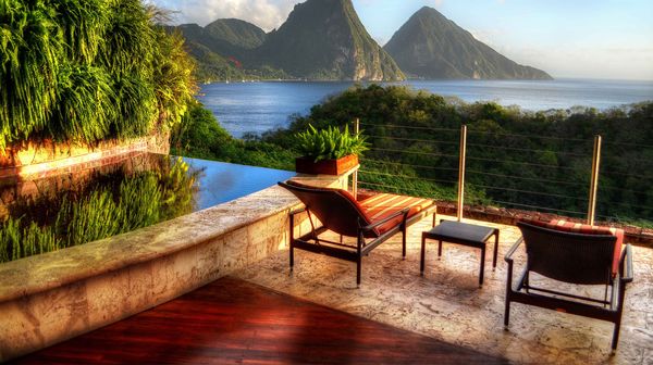 Jade Mountain interior