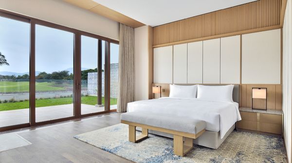 JW Marriott Bengaluru Prestige Golfshire Resort & Spa interior