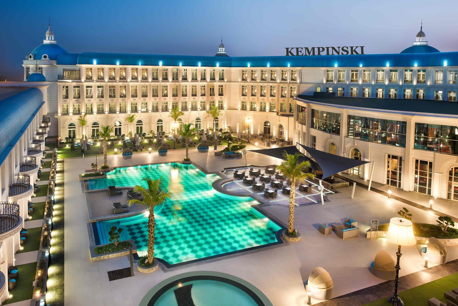 Kempinski Palace Cairo exterior view
