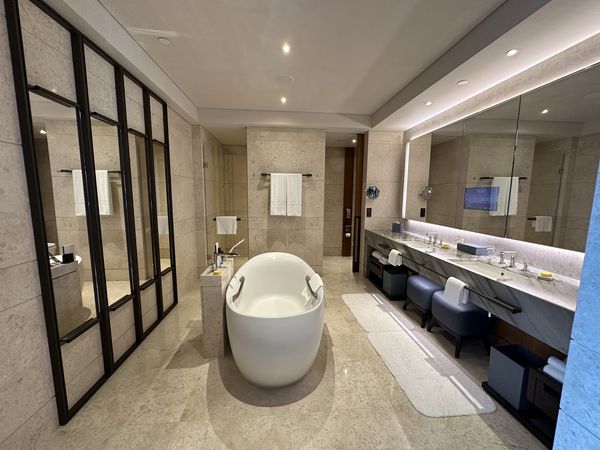 Kerry Hotel, Hong Kong interior