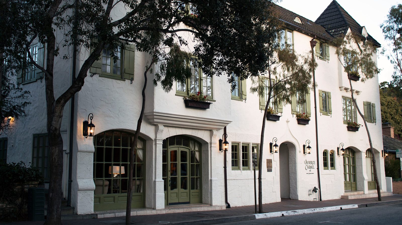L'Auberge Carmel exterior view