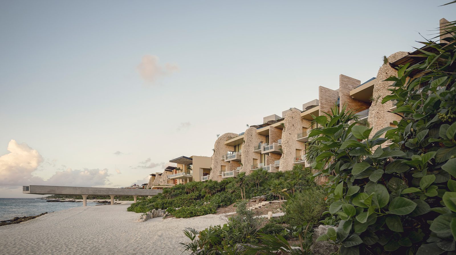 La Casa de la Playa exterior view