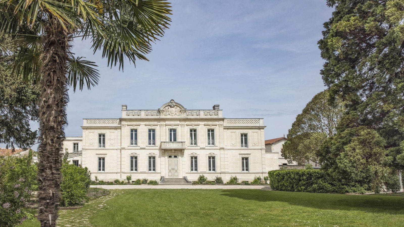 La Nauve Hôtel & Jardin exterior view