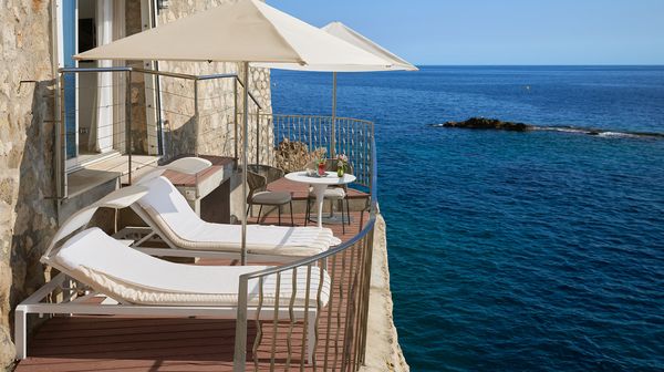 Le Cap Estel interior