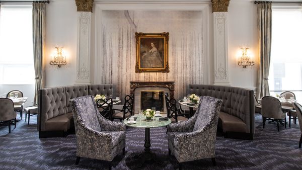 Le Pavillon Hotel interior