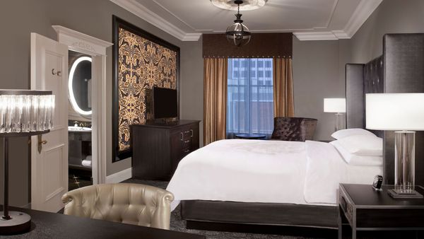 Le Pavillon Hotel interior
