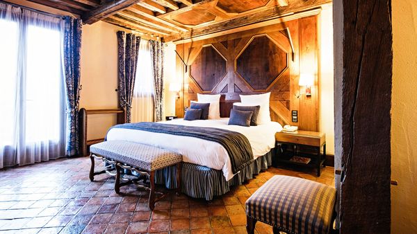 Le Relais Bernard Loiseau interior