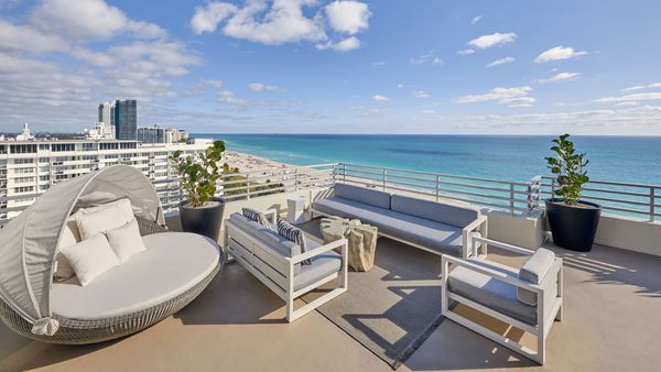 Loews Miami Beach Hotel interior
