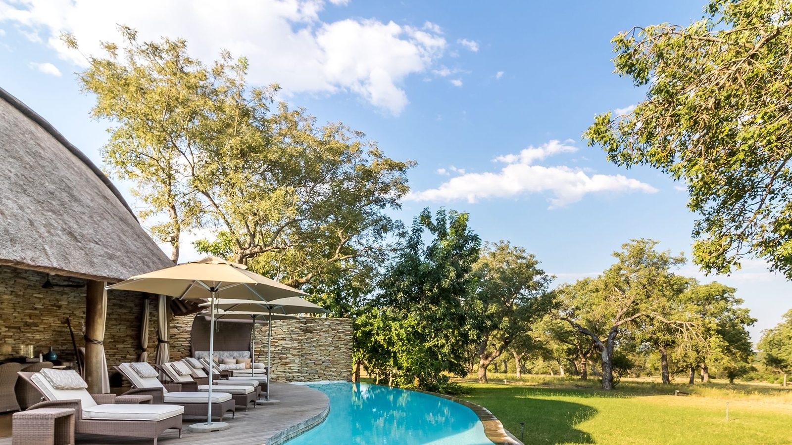 Makanyi Private Game Lodge exterior view