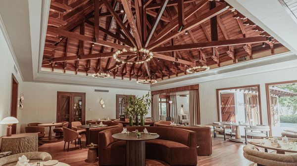 Maradiva Villas Resort & Spa interior