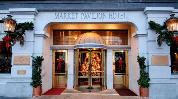 Market Pavilion Hotel interior