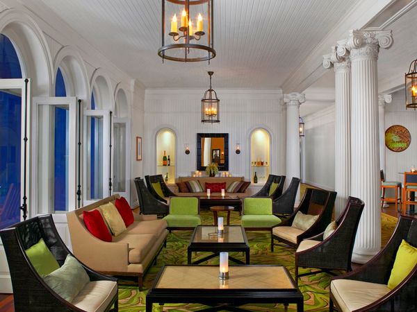 Moana Surfrider, A Westin Resort & Spa interior