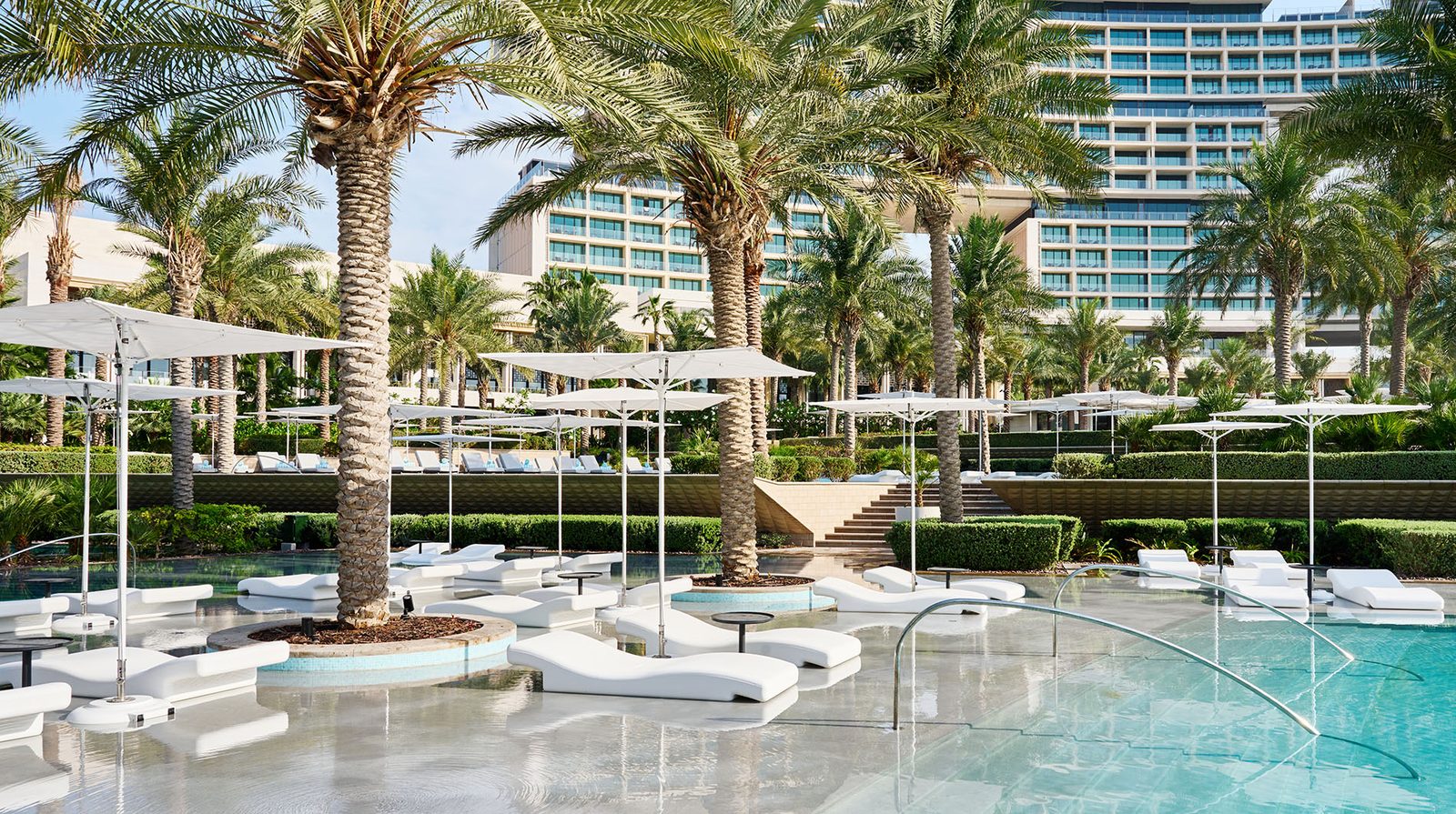 Atlantis, The Royal exterior view