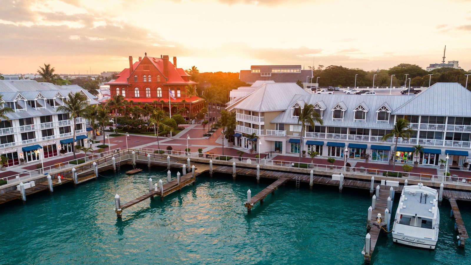 Opal Key Resort & Marina exterior view