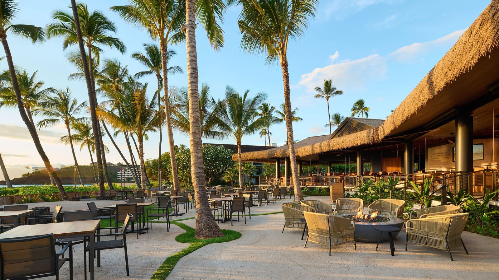 Outrigger Ka’anapali Beach Resort exterior view