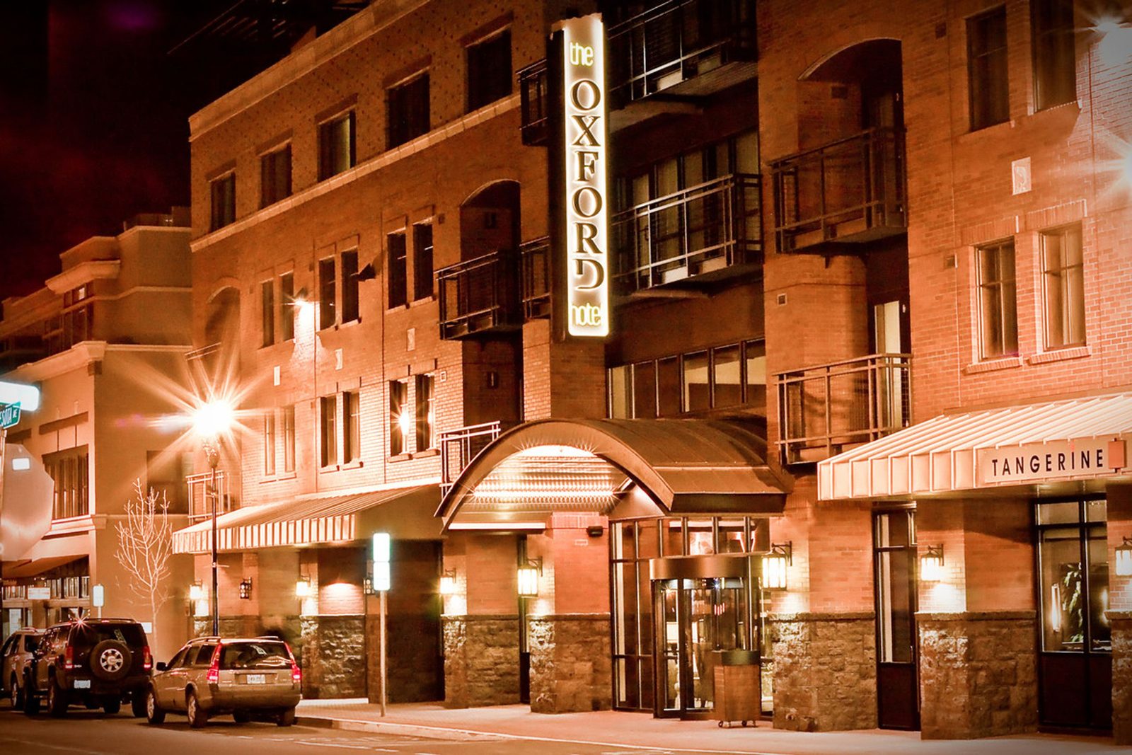 Oxford Hotel, Bend exterior view