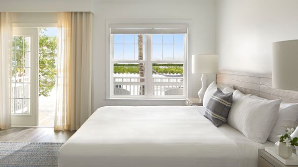Parrot Key Hotel & Villas interior