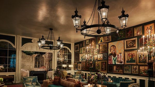 Pontchartrain Hotel interior