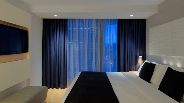 Radisson Blu Aqua Hotel Chicago interior