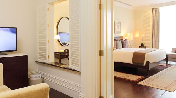 Raffles Makati interior