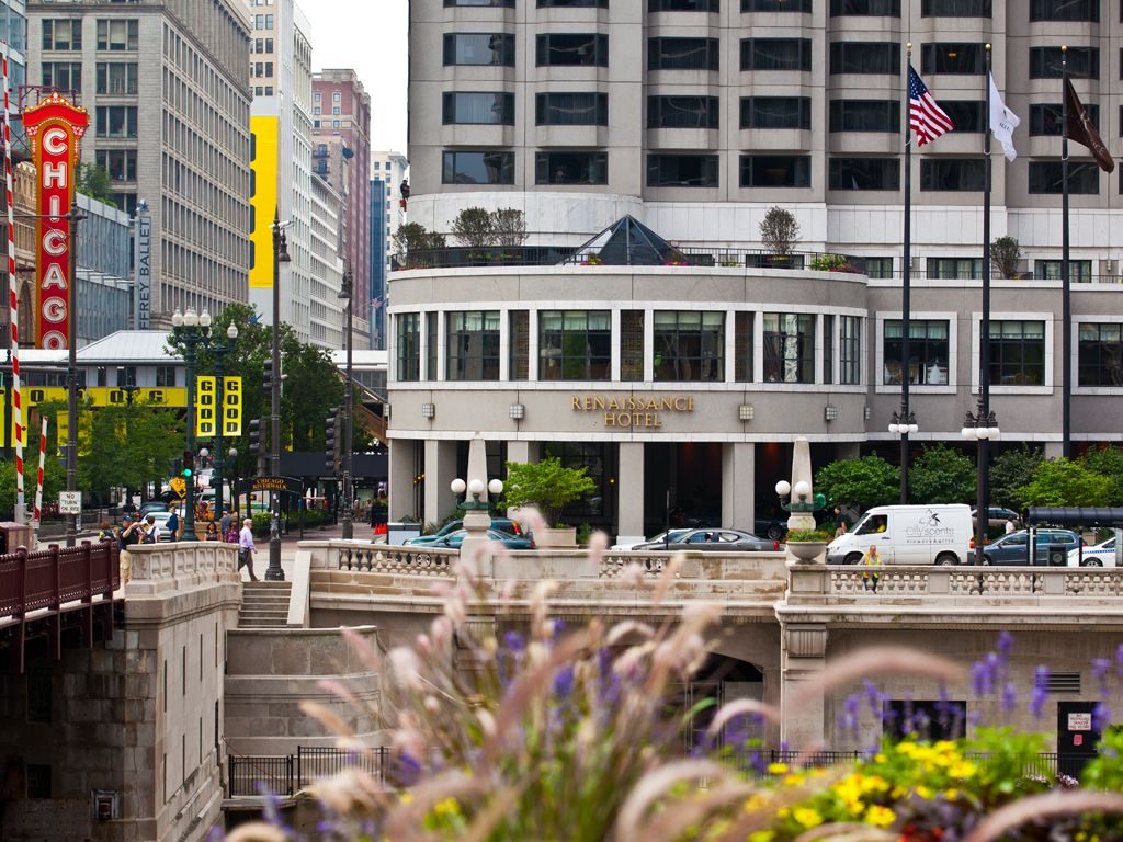 Renaissance Chicago Downtown Hotel exterior view