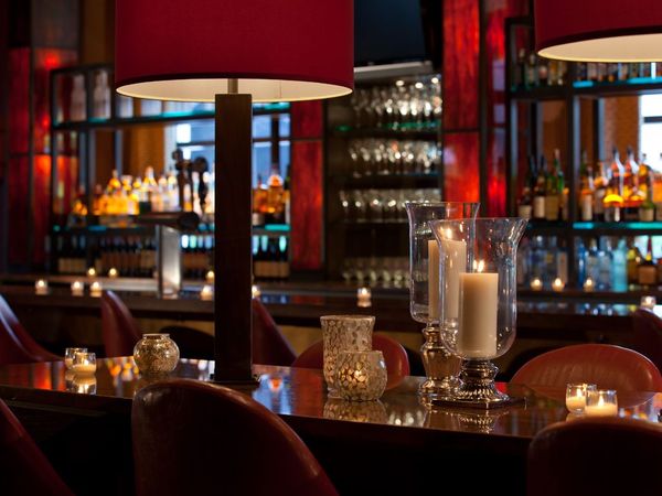 Renaissance Chicago Downtown Hotel interior