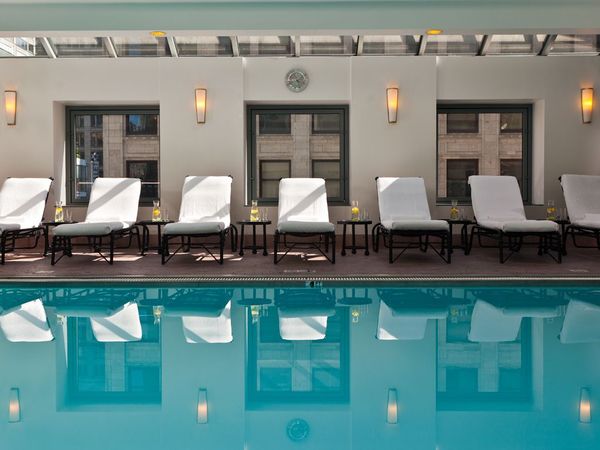 Renaissance Chicago Downtown Hotel interior