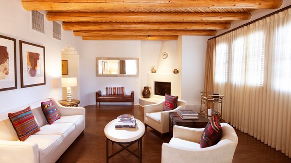 Rosewood Inn of the Anasazi interior
