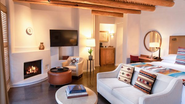 Rosewood Inn of the Anasazi interior