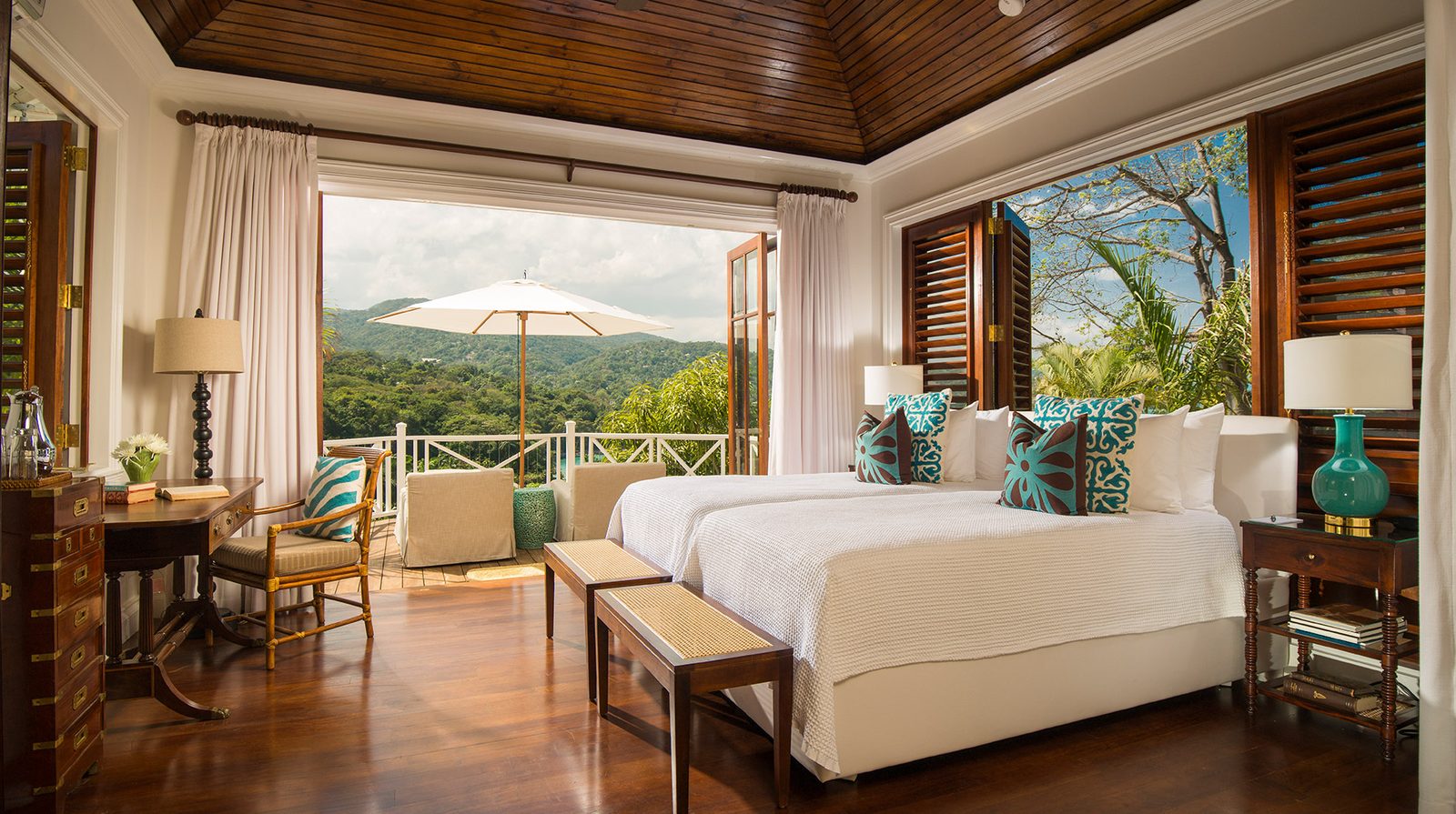 Round Hill Hotel and Villas exterior view