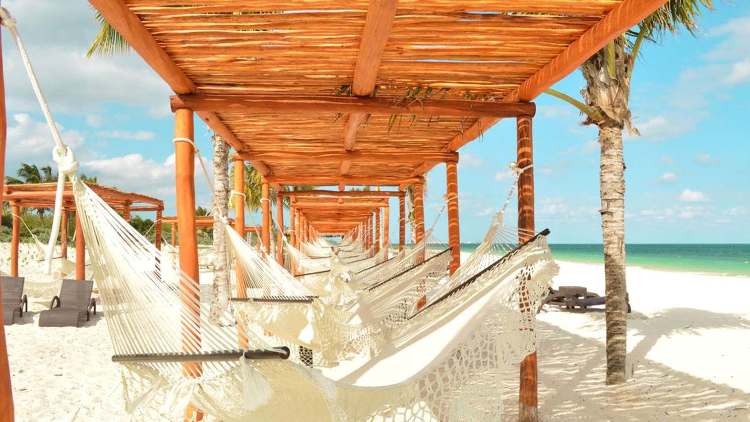 Royalton Riviera Cancun exterior view
