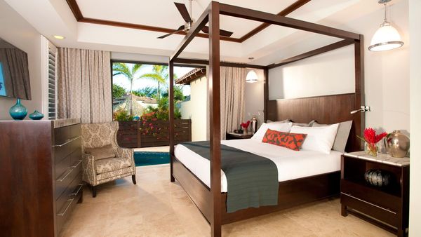 Sandals Grenada interior