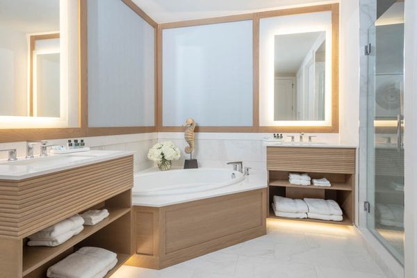 Sandpearl Resort interior